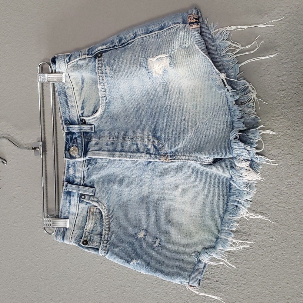 We The Free - Distressed Denim Shorts - Light Wash